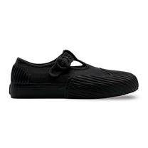 Black canvas vulcanised low-top sneakers by UNFORMED